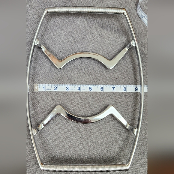 Corning Ware Polished Metal Pot Holder/Casserole Trivets With Handles. Set of 2. - Picture 5 of 8